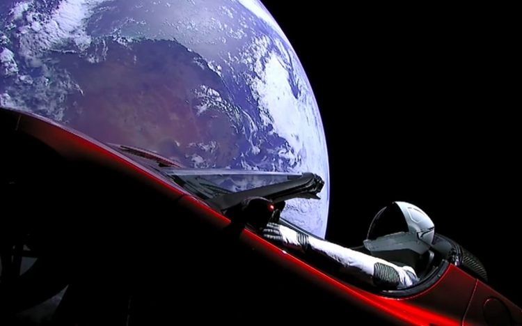 Évmilliókon át az űrben maradhat Elon Musk sportautója