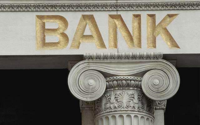 Vizsgálat indult Svájcban nyolc bank ellen