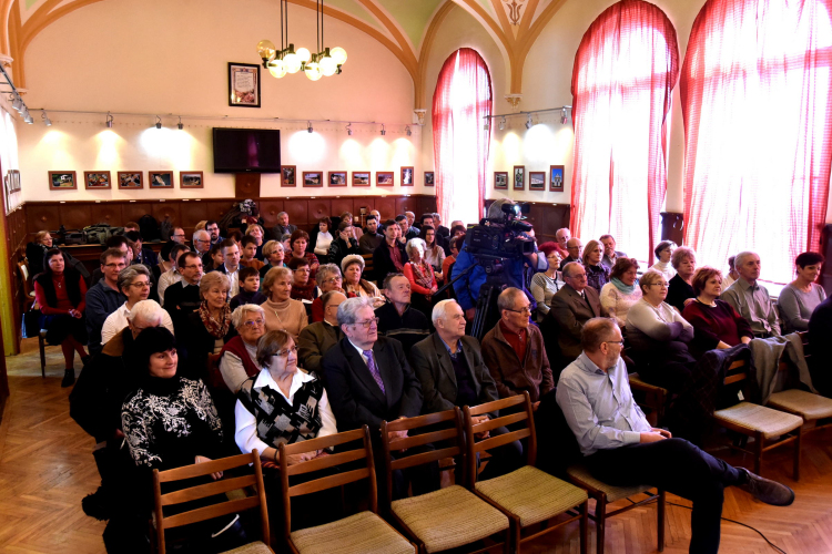 A Velkey család és a Gimnázium