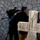 Emléktábla a ceglédi áldozatokért