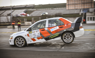 Autósport: kezdődnek a bulik!