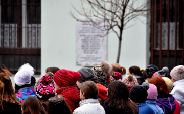 Táblát avattak az örökké hiányzóknak a Tácsicsban