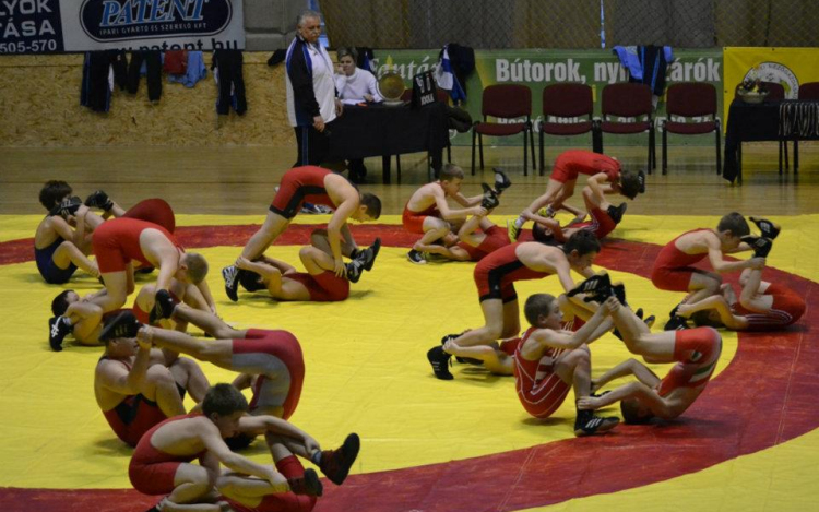 Nyársapáton birkóztak a ceglédiek