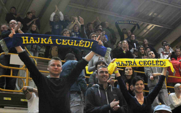Vendégsiker Cegléden