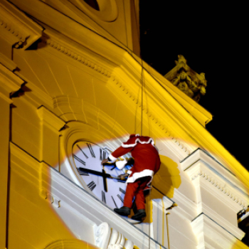 Így érkezett Ceglédre a Mikulás