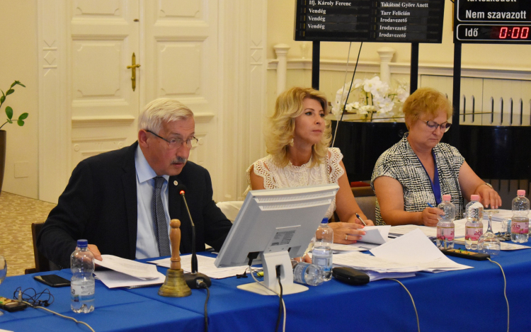 Tanácskozott a testület