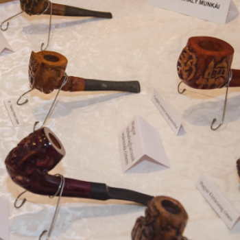 Cegléd bemutatkozik. Ceglédi képzőművészek és kézművesek kiállítása