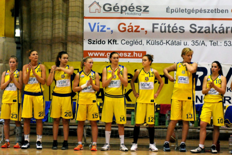 CEGLÉDI EKK–ZKK NOVI ZAGREB (horvát) 63–89