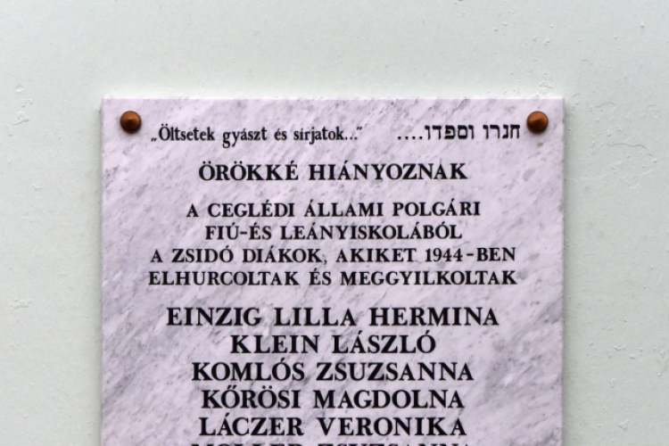 Táblaavatás a Táncsicsban