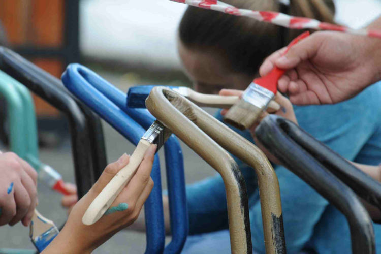 CIÖK kerékpártároló festés