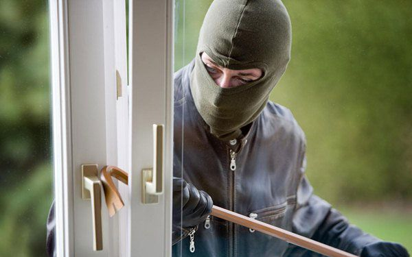 Betörőt keresnek