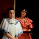 Zenés kávéház a könyvtárban