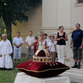 Cegléden járt a Korona