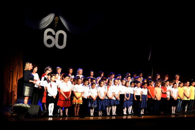 Jubileumi Táncsics est