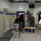 Strand-szerelik a beléptető rendszert