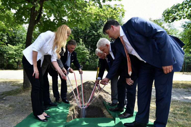 Kosárlabdacsarnok alapkőletétel 