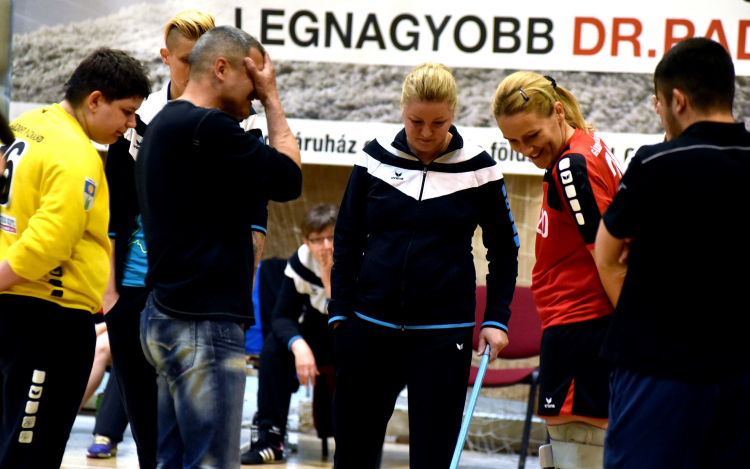 Víz állt a Cápák útjába