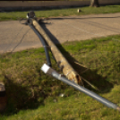 Villanyoszlopokat döntött ki egy kamionos Cegléden