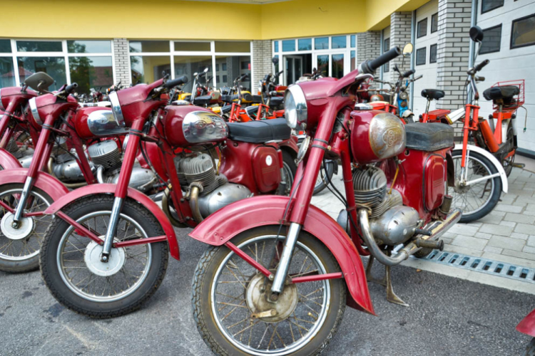 Veteránszalon nyílik Cegléden