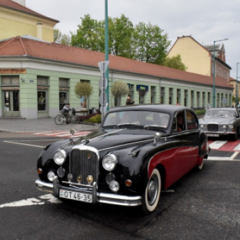 Veterán járműtalálkozó