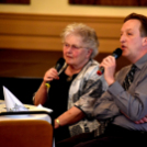 Vasfüggöny kölnivel - könyvbemutató 