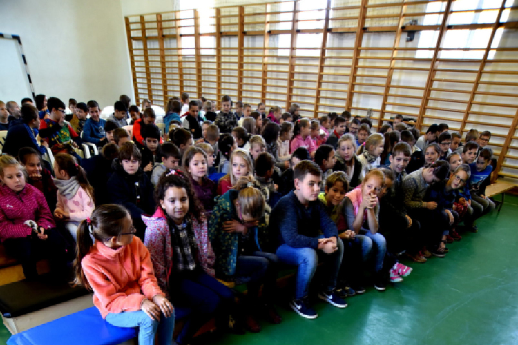 Szórakoztató nyelvtanulás a Táncsicsban