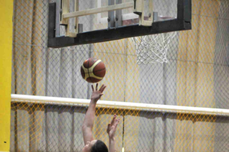 CEGLÉDI EKK – UNIQA EUROLEASING SOPRON 53 – 78