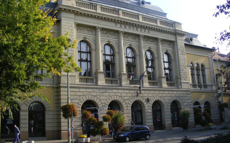 Új iroda és névváltozás