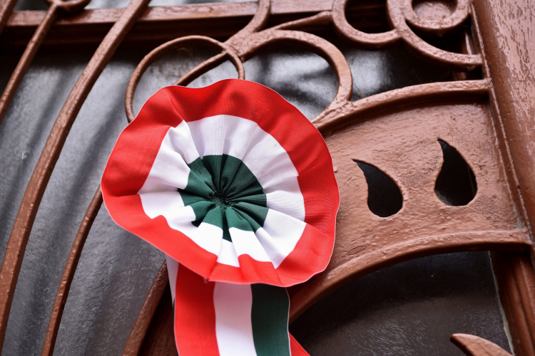 Rendhagyó március 15. képekben