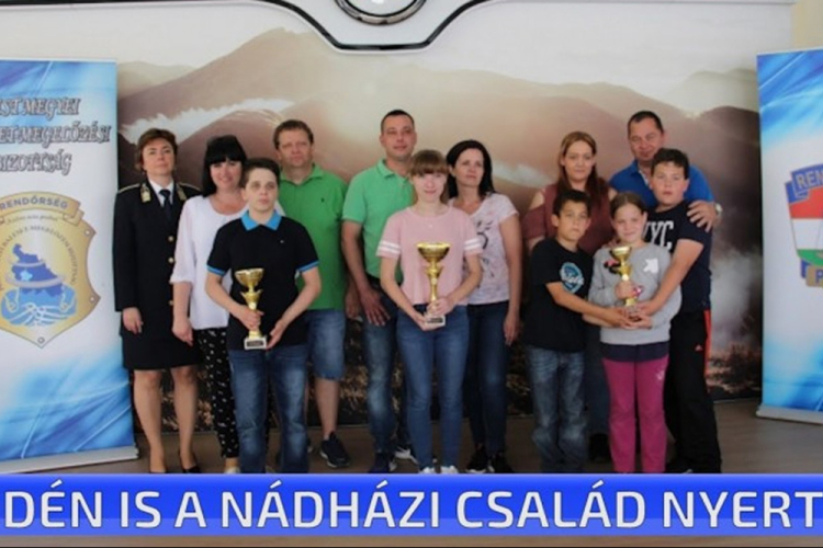 Közlekedik a család