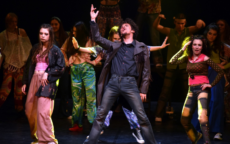 Bemutatóra készülnek