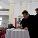 Együtt szaval a nemzet Cegléden