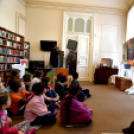 Négyszögletű Kerek kiállítás 