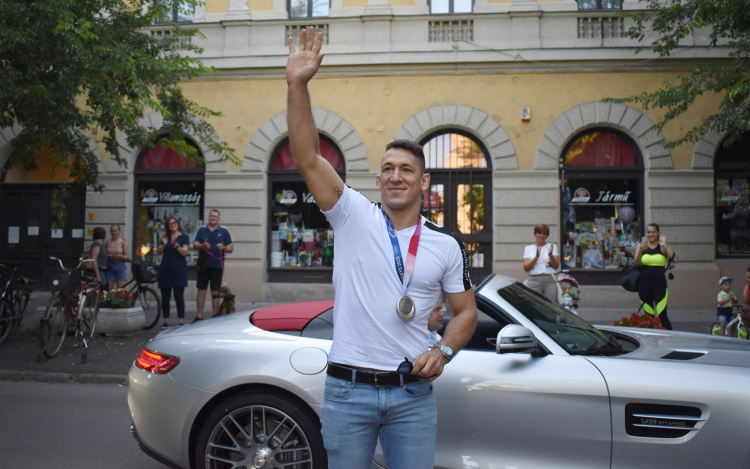 Mégis visszavonul Lőrincz Viktor