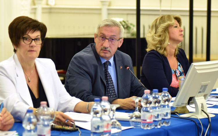 Rendkívüli ülést tartottak