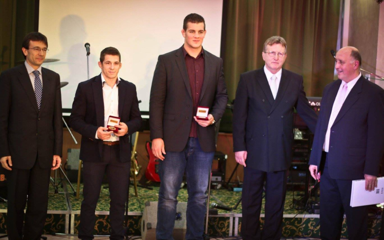 Lőrincz Tamást is díjazták a birkózó karácsonyon