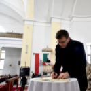 Együtt szaval a nemzet Cegléden