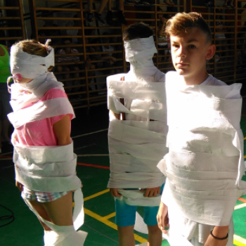 Babanap és ballagás a Várkonyiban