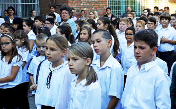 Elkezdődött a tanév a Várkonyi iskolában