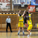 CEGLÉDI EKK–PINKK PÉCSI 424 64–75 