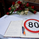 Isten éltesse Doktor úr! 