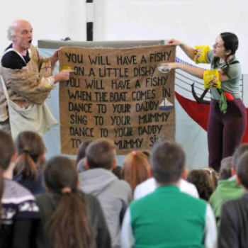 Rendhagyó angol óra a Táncsicsban