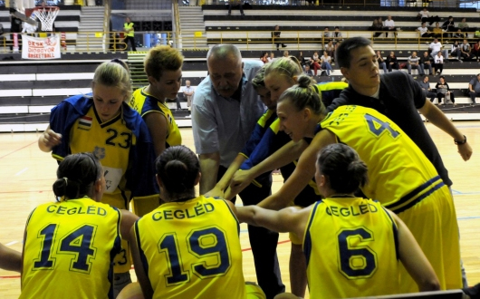 Kontráztak az Elefántkölykök