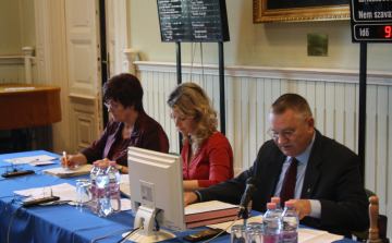 Folytatódik a csatornázás Cegléden