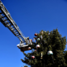 Feldíszítették a város karácsonyfáját