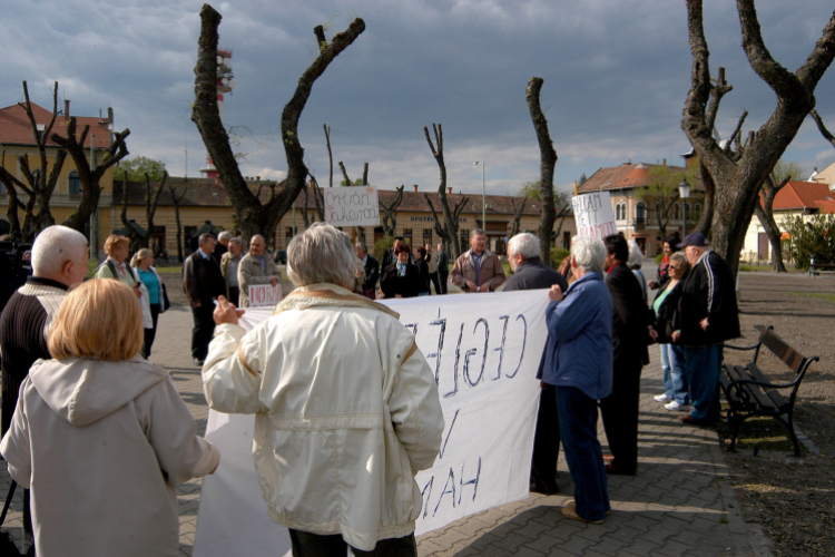 Tüntetés Cegléden