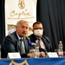 Aláírták a szerződést