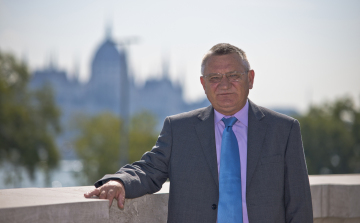 Földi László köszöntője