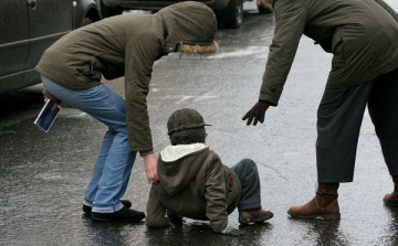 Az ország jelentős részén már riasztás van érvényben az ónos eső miatt