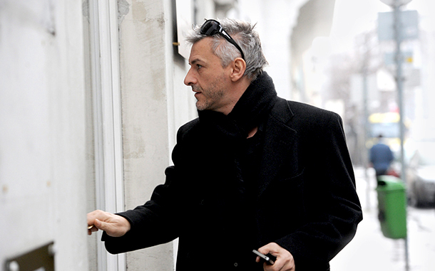 Alföldi Róbert távozik